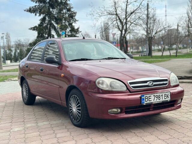 Червоний Деу Сенс, об'ємом двигуна 1.5 л та пробігом 200 тис. км за 2799 $, фото 1 на Automoto.ua