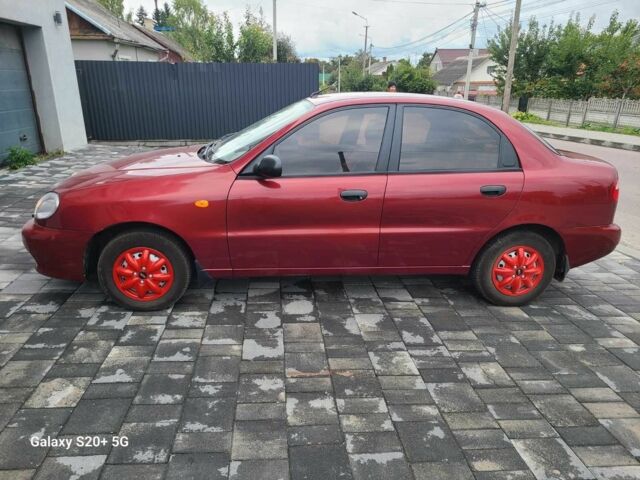 Деу Сенс 2005 у Остоге на Automoto.ua Червоний Деу Сенс, об'ємом двигуна 1.3 л та пробігом 14 тис. км за 2800 $, фото 1 на Automoto.ua