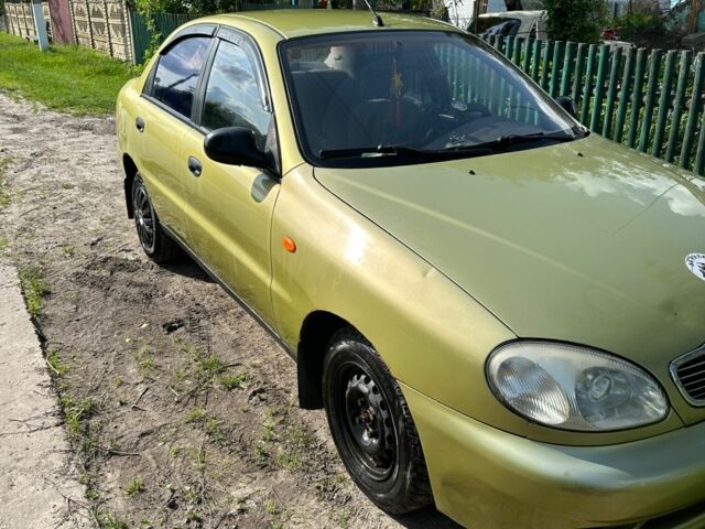 Желтый Дэу Сенс, объемом двигателя 1.4 л и пробегом 293 тыс. км за 1300 $, фото 1 на Automoto.ua