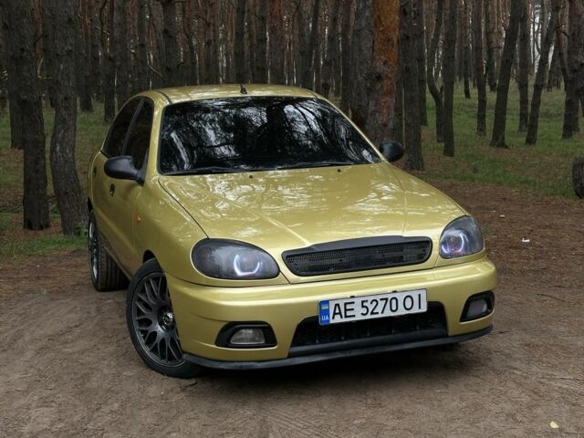 Желтый Дэу Сенс, объемом двигателя 1.5 л и пробегом 244 тыс. км за 2699 $, фото 1 на Automoto.ua