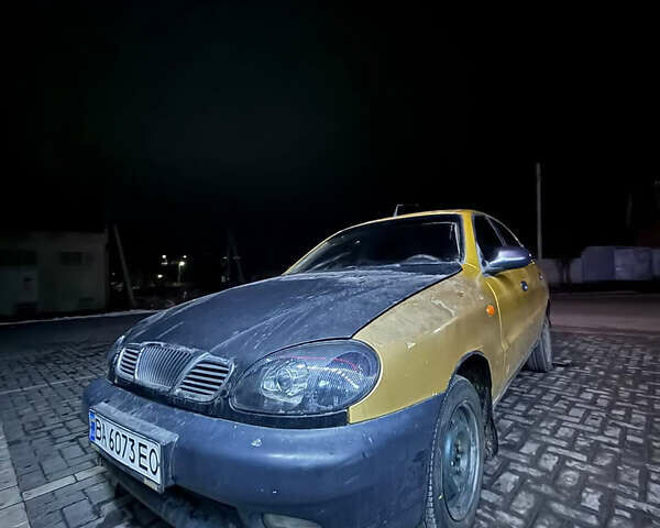 Желтый Дэу Сенс, объемом двигателя 1.3 л и пробегом 225 тыс. км за 1150 $, фото 1 на Automoto.ua