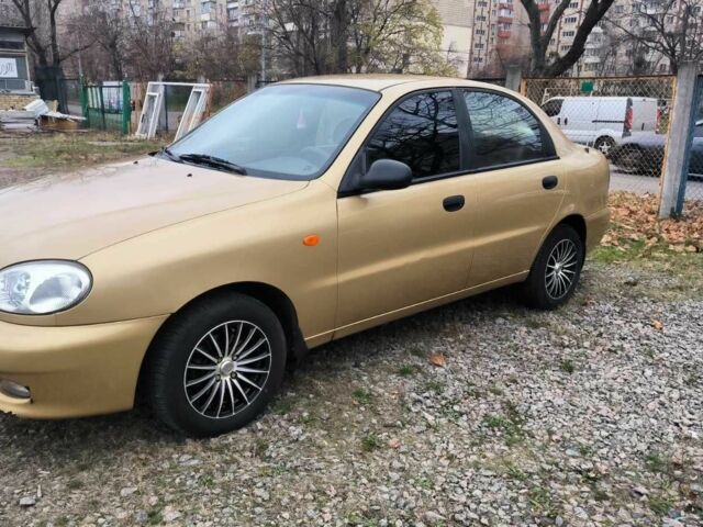 Желтый Дэу Сенс, объемом двигателя 1.6 л и пробегом 250 тыс. км за 2700 $, фото 1 на Automoto.ua