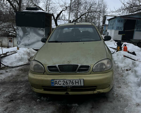 Желтый Дэу Сенс, объемом двигателя 1.3 л и пробегом 260 тыс. км за 1100 $, фото 1 на Automoto.ua