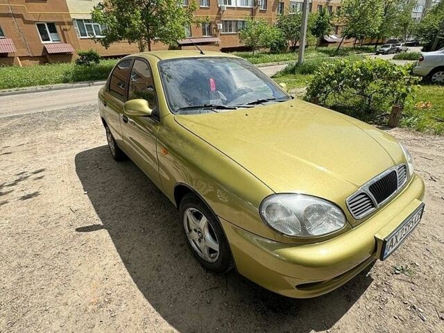 Желтый Дэу Сенс, объемом двигателя 1.4 л и пробегом 220 тыс. км за 3500 $, фото 1 на Automoto.ua