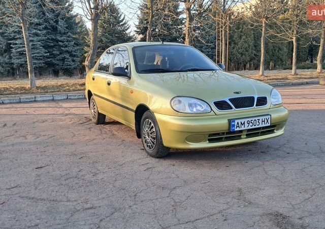 Желтый Дэу Сенс, объемом двигателя 1.3 л и пробегом 209 тыс. км за 1550 $, фото 1 на Automoto.ua