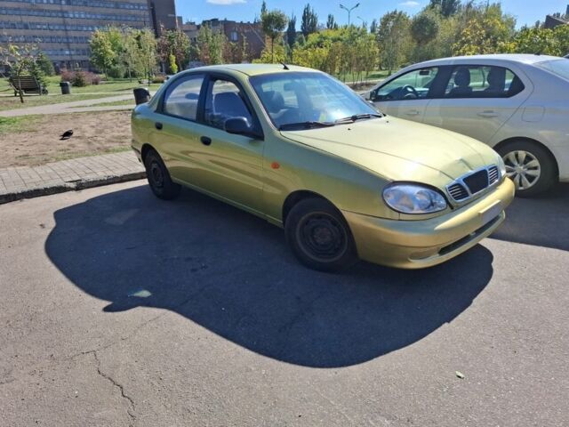 Желтый Дэу Сенс, объемом двигателя 1.6 л и пробегом 215 тыс. км за 1700 $, фото 1 на Automoto.ua