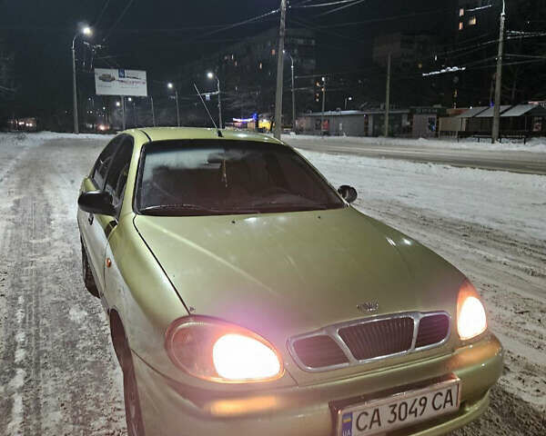 Желтый Дэу Сенс, объемом двигателя 1.5 л и пробегом 327 тыс. км за 2100 $, фото 1 на Automoto.ua