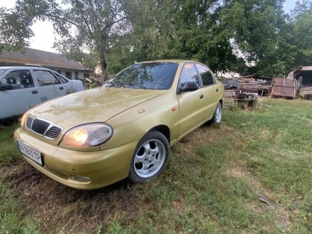 Желтый Дэу Сенс, объемом двигателя 1.5 л и пробегом 350 тыс. км за 1200 $, фото 1 на Automoto.ua