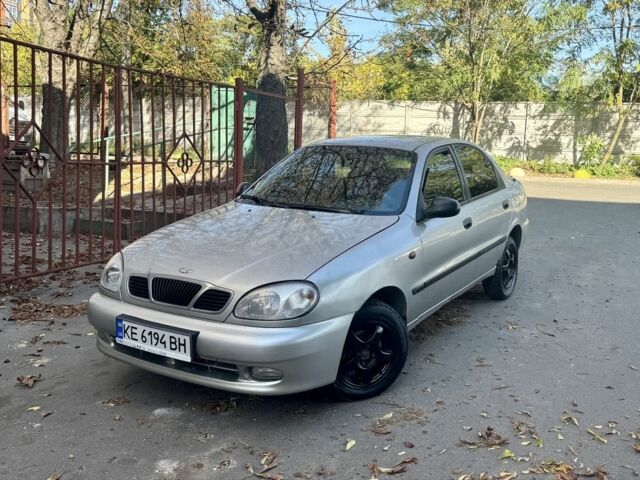 Сірий Деу Сенс, об'ємом двигуна 1.6 л та пробігом 300 тис. км за 2001 $, фото 1 на Automoto.ua