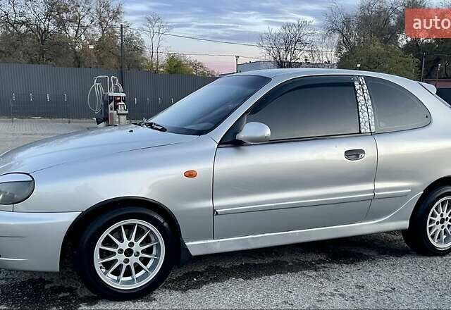 Серый Дэу Сенс, объемом двигателя 1.6 л и пробегом 325 тыс. км за 3100 $, фото 1 на Automoto.ua