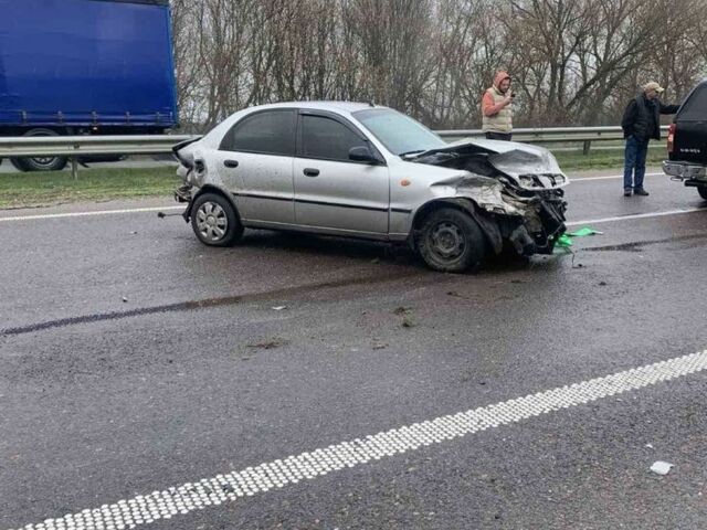 Сірий Деу Сенс, об'ємом двигуна 1.5 л та пробігом 300 тис. км за 672 $, фото 1 на Automoto.ua