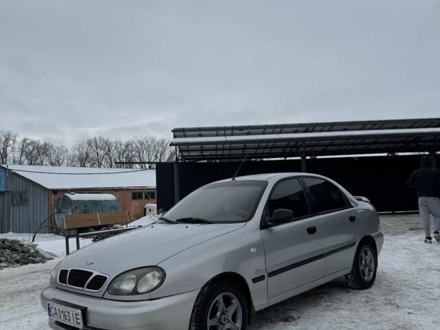 Серый Дэу Сенс, объемом двигателя 1.6 л и пробегом 300 тыс. км за 2350 $, фото 1 на Automoto.ua