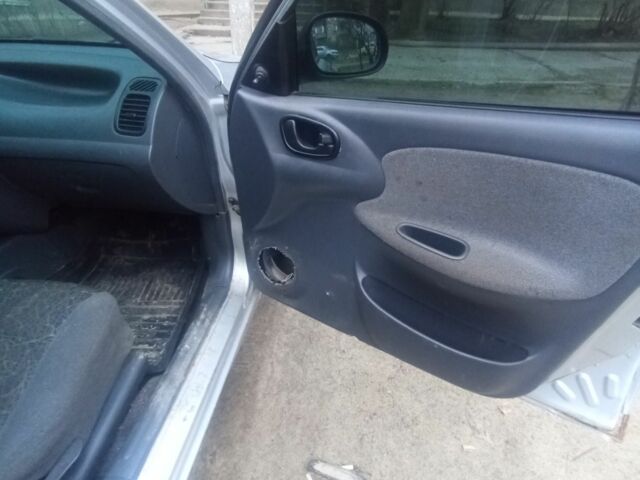 Сірий Деу Сенс, об'ємом двигуна 1.6 л та пробігом 33 тис. км за 800 $, фото 1 на Automoto.ua