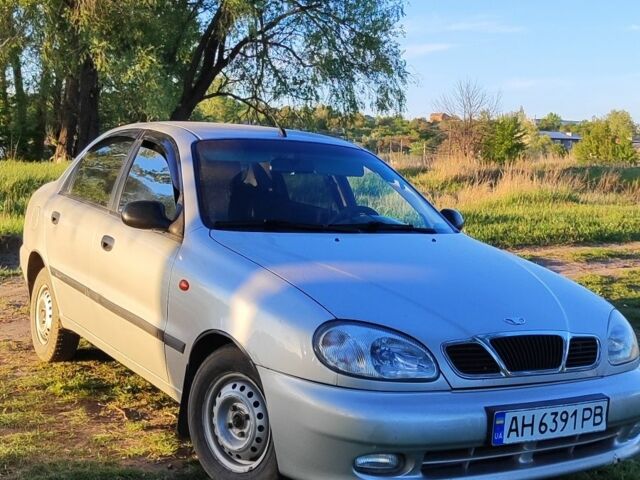 Серый Дэу Сенс, объемом двигателя 1.5 л и пробегом 1000 тыс. км за 3000 $, фото 1 на Automoto.ua