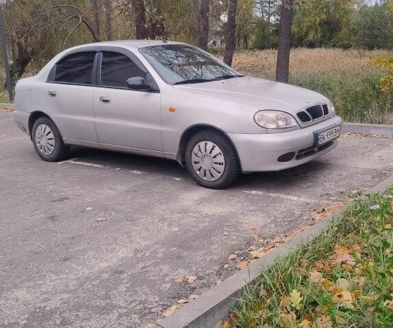 Сірий Деу Сенс, об'ємом двигуна 1.5 л та пробігом 30 тис. км за 2000 $, фото 1 на Automoto.ua