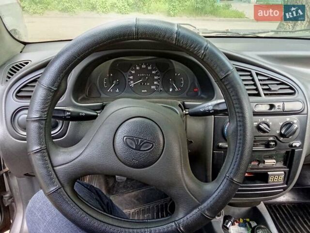 Сірий Деу Сенс, об'ємом двигуна 1.4 л та пробігом 270 тис. км за 1900 $, фото 1 на Automoto.ua