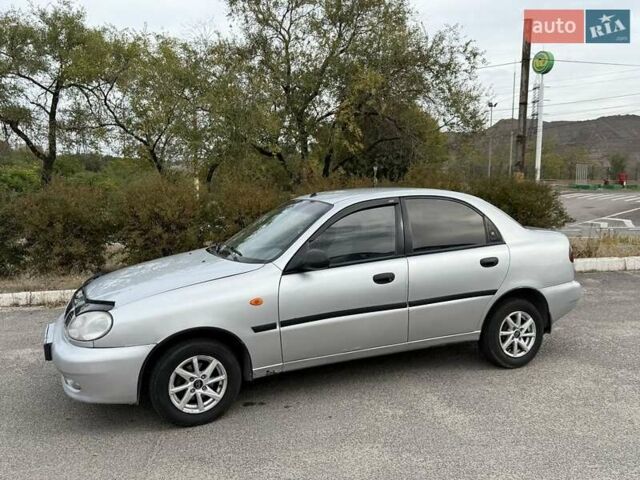 Серый Дэу Сенс, объемом двигателя 1.5 л и пробегом 200 тыс. км за 2200 $, фото 1 на Automoto.ua