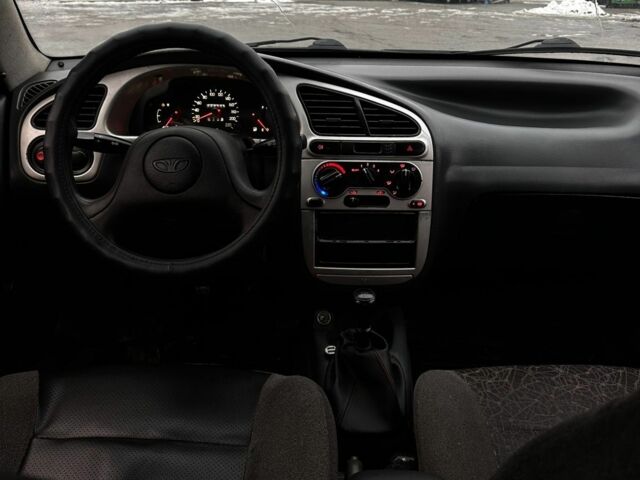 Серый Дэу Сенс, объемом двигателя 1.5 л и пробегом 270 тыс. км за 932 $, фото 1 на Automoto.ua