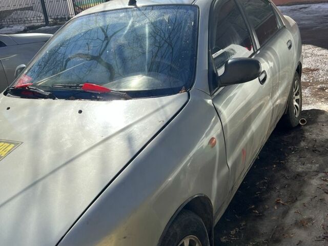 Серый Дэу Сенс, объемом двигателя 1.5 л и пробегом 1000 тыс. км за 1650 $, фото 1 на Automoto.ua