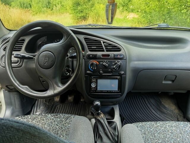 Сірий Деу Сенс, об'ємом двигуна 1.5 л та пробігом 216 тис. км за 2350 $, фото 1 на Automoto.ua