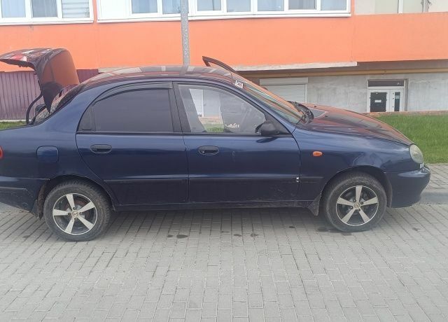 Синий Дэу Сенс, объемом двигателя 0 л и пробегом 240 тыс. км за 1700 $, фото 1 на Automoto.ua