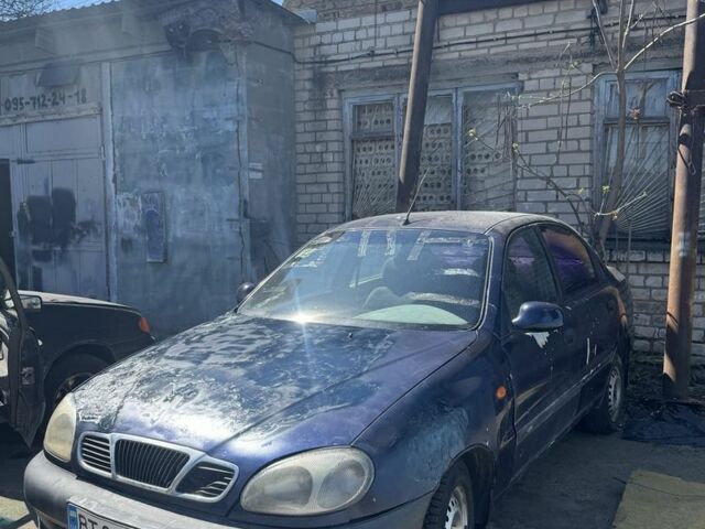 Синий Дэу Сенс, объемом двигателя 1.3 л и пробегом 300 тыс. км за 900 $, фото 1 на Automoto.ua