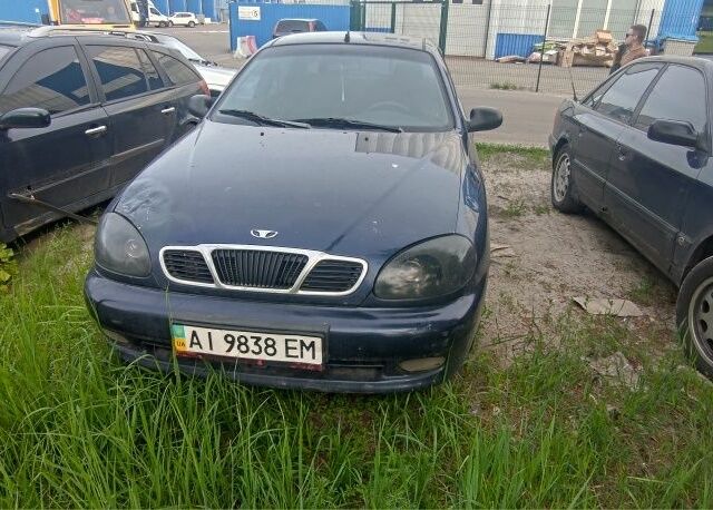 Синий Дэу Сенс, объемом двигателя 1.6 л и пробегом 300 тыс. км за 1500 $, фото 1 на Automoto.ua