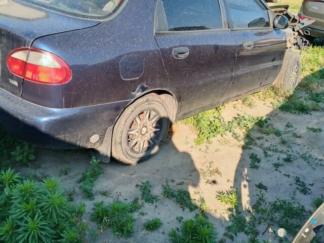 Синий Дэу Сенс, объемом двигателя 2 л и пробегом 200 тыс. км за 335 $, фото 1 на Automoto.ua