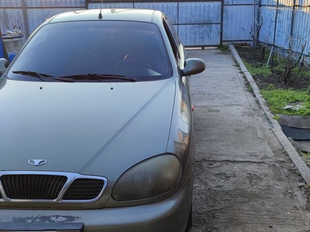 Зеленый Дэу Сенс, объемом двигателя 1.5 л и пробегом 300 тыс. км за 2900 $, фото 1 на Automoto.ua