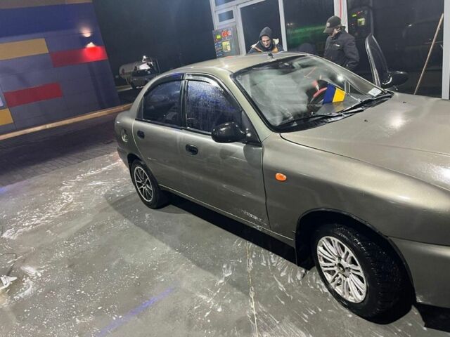 Зеленый Дэу Сенс, объемом двигателя 1.3 л и пробегом 220 тыс. км за 950 $, фото 1 на Automoto.ua