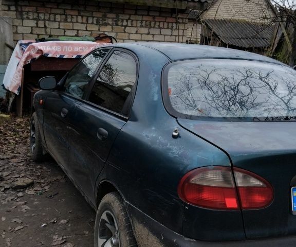 Зеленый Дэу Сенс, объемом двигателя 1 л и пробегом 320 тыс. км за 1200 $, фото 1 на Automoto.ua