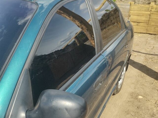 Зелений Деу Сенс, об'ємом двигуна 1.3 л та пробігом 300 тис. км за 1800 $, фото 1 на Automoto.ua