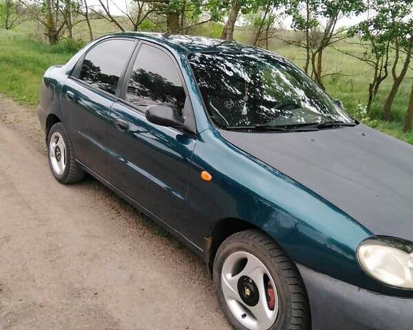 Зеленый Дэу Сенс, объемом двигателя 1.3 л и пробегом 300 тыс. км за 1700 $, фото 1 на Automoto.ua