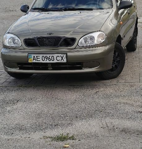 Зеленый Дэу Сенс, объемом двигателя 2 л и пробегом 154 тыс. км за 2400 $, фото 1 на Automoto.ua