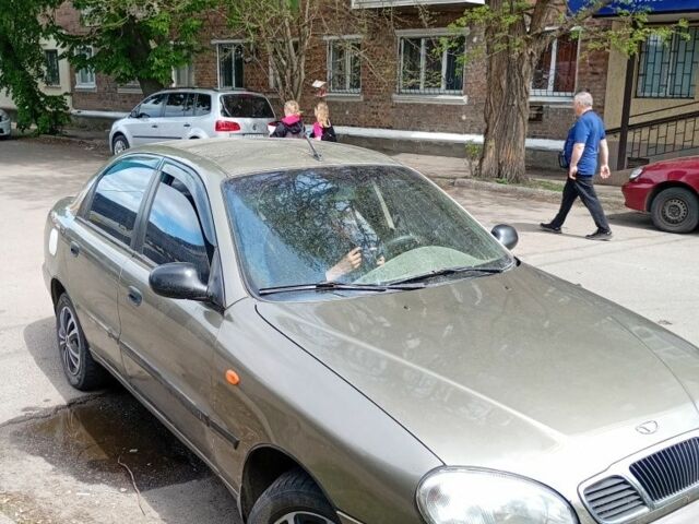 Зеленый Дэу Сенс, объемом двигателя 1.5 л и пробегом 176 тыс. км за 1000 $, фото 1 на Automoto.ua