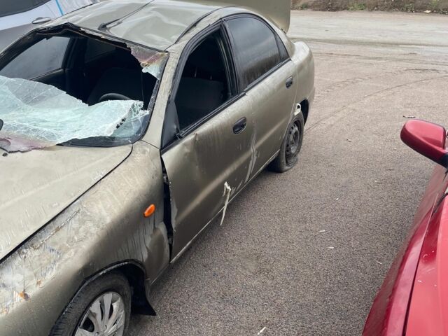 Зеленый Дэу Сенс, объемом двигателя 1.5 л и пробегом 2 тыс. км за 800 $, фото 1 на Automoto.ua