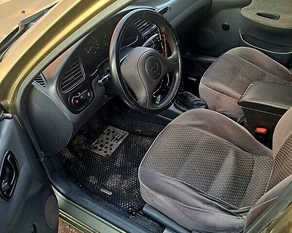 Зеленый Дэу Сенс, объемом двигателя 1.3 л и пробегом 211 тыс. км за 1900 $, фото 1 на Automoto.ua