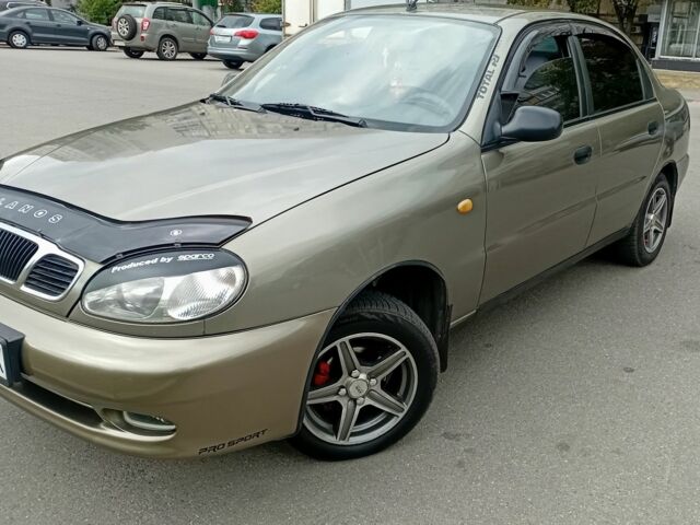 Зеленый Дэу Сенс, объемом двигателя 1.5 л и пробегом 250 тыс. км за 2500 $, фото 1 на Automoto.ua