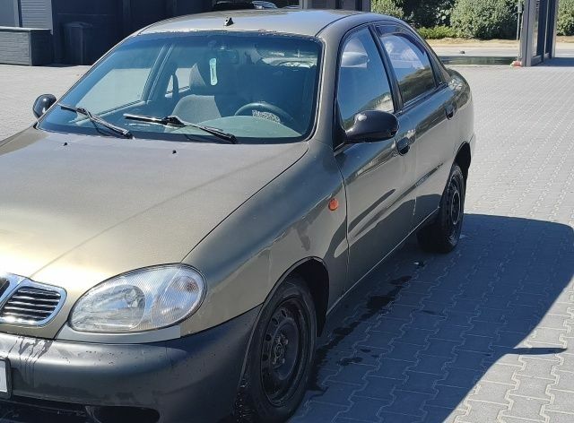 Зелений Деу Сенс, об'ємом двигуна 0 л та пробігом 300 тис. км за 1247 $, фото 1 на Automoto.ua