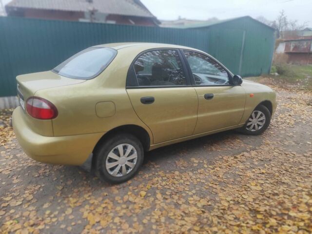 Зелений Деу Сенс, об'ємом двигуна 1.5 л та пробігом 145 тис. км за 2000 $, фото 1 на Automoto.ua