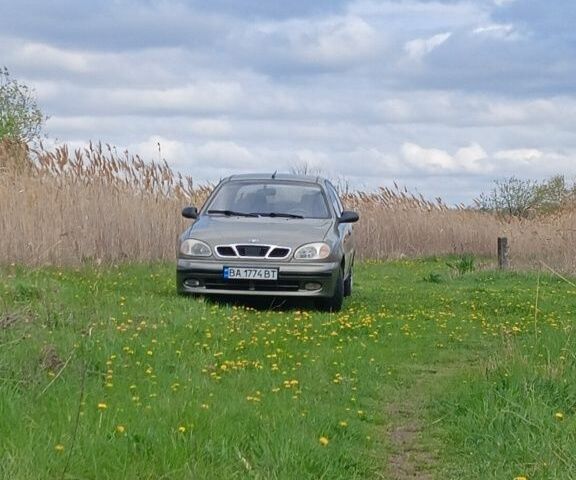 Зеленый Дэу Сенс, объемом двигателя 1.5 л и пробегом 286 тыс. км за 1600 $, фото 1 на Automoto.ua