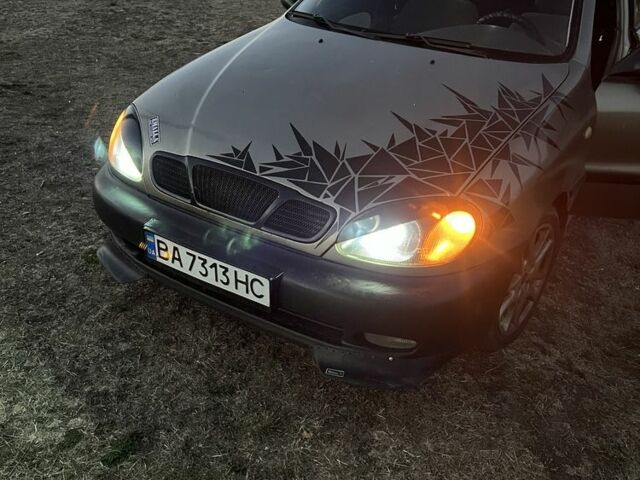 Зеленый Дэу Сенс, объемом двигателя 1.5 л и пробегом 300 тыс. км за 2000 $, фото 1 на Automoto.ua