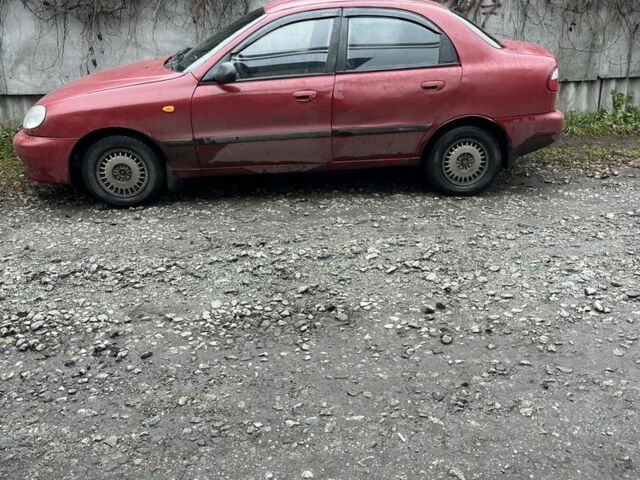 Красный Дэу T13110, объемом двигателя 1.3 л и пробегом 200 тыс. км за 1250 $, фото 1 на Automoto.ua