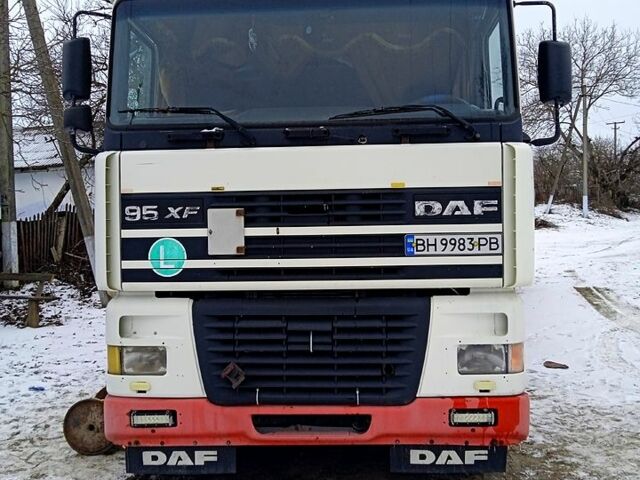 Білий Даф 95, об'ємом двигуна 12 л та пробігом 395 тис. км за 6000 $, фото 1 на Automoto.ua