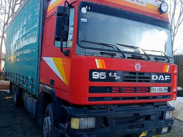 Красный Даф 95, объемом двигателя 12 л и пробегом 80 тыс. км за 5200 $, фото 1 на Automoto.ua