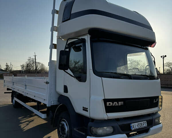 Белый Даф ЛФ, объемом двигателя 5.88 л и пробегом 742 тыс. км за 12500 $, фото 1 на Automoto.ua