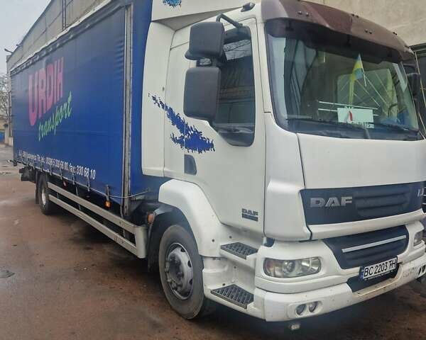 Белый Даф ЛФ, объемом двигателя 6.69 л и пробегом 135 тыс. км за 12200 $, фото 1 на Automoto.ua