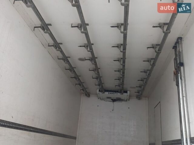 Красный Даф ЛФ, объемом двигателя 4.46 л и пробегом 450 тыс. км за 41000 $, фото 1 на Automoto.ua