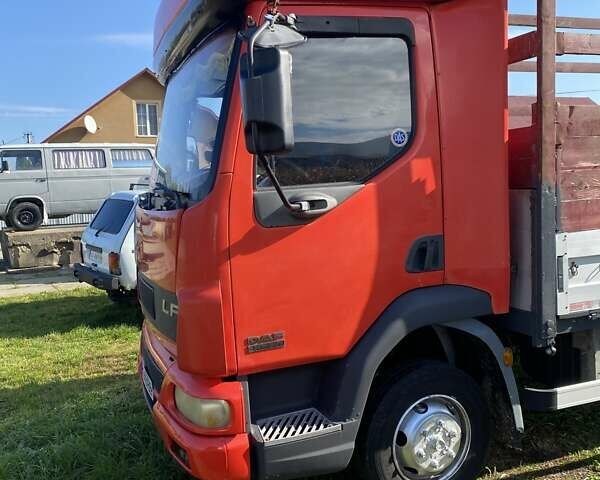 Красный Даф ЛФ, объемом двигателя 3.9 л и пробегом 345 тыс. км за 7750 $, фото 1 на Automoto.ua