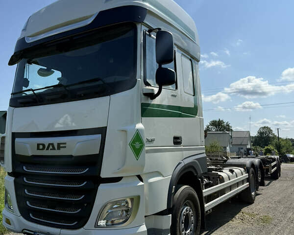 Белый Даф ХФ, объемом двигателя 12.9 л и пробегом 650 тыс. км за 76814 $, фото 1 на Automoto.ua